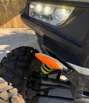Polaris RZR 4x4 - 6