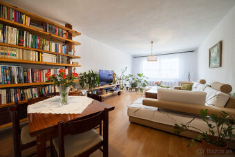 REZERVOVANÉ: Na predaj priestranný dom s veľkým pozemkom v P - 6