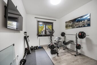 Na predaj 3 generačný RD Most pri Bratislave časť Studené - 6