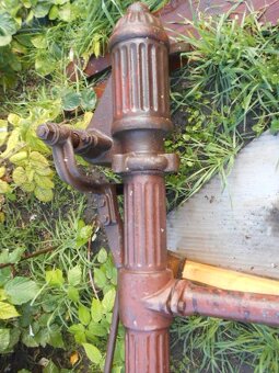 Sigma - ručná historická pumpa na vodu - 6