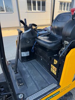 Predám minibager JCB 15C-1 | r. 2018 | 1300 mth - 6