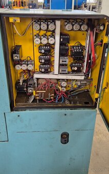 Hrotový sústruh SUI 32 - 6