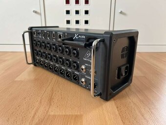 Behringer X Air XR18 Bag Bunde - 6