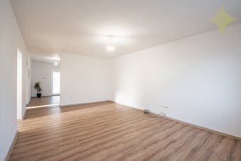REZERVOVANÉ - Dom kráľovských rozmerov. 7i Nová Baňa. - 6
