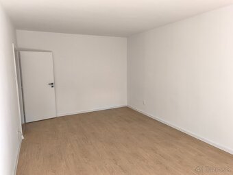 Prenajmem 3 izbový byt v Nitre - 6