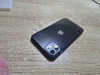 Iphone 11 s novou bateriou ale nejde face id preto taka cena - 6