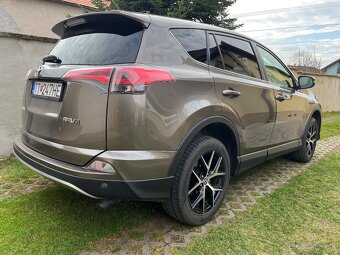Toyota RAV4 - 6