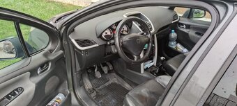 Peugeot 207 1.6 HDi
- 6