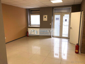 Na prenájom obchodné priestory v centre mesta Nové Zámky - 6