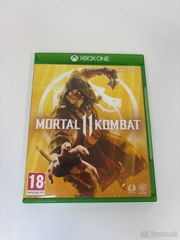 Xbox One S 1TB + 2 ovládače + hry - 6