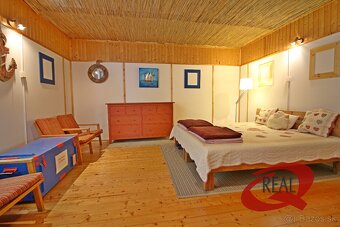 PRIESTRANNÝ HAUSBÓT NA VÝBORNOM MIESTE - 6
