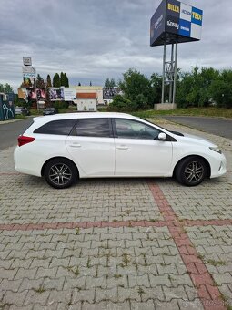 Toyota auris - 6