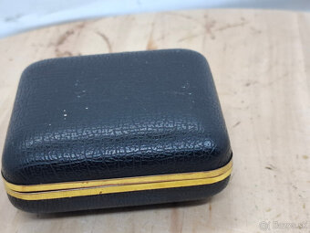 Predám starý funkčný cestovný budík De Luxe 16 € - 6