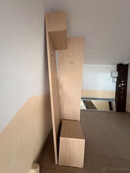 Vešiaková stena zo skrinkou. - 6
