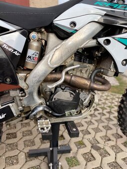 Kawasaki KXF 250 - 2011 - 6