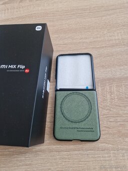 Xiaomi MIX Flip - 6