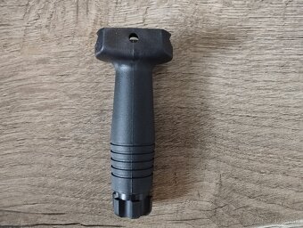 Airsoftová replika M4 - 6