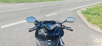 Kawasaki J300 - 6