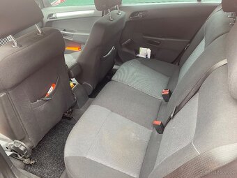 Opel Astra H Caravan 2009 - 6