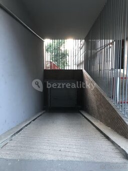Garáž krytá súkromná Tehelná ulica, cca 20m2 - 6
