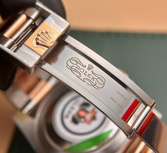 Rolex GMT-Master II (Root-Beer) - 6