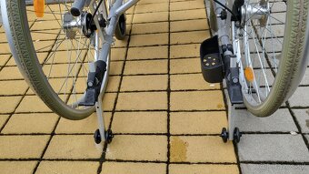 invalidny vozík 41cm pridavne brzdy pre asistenta barle AL - 6