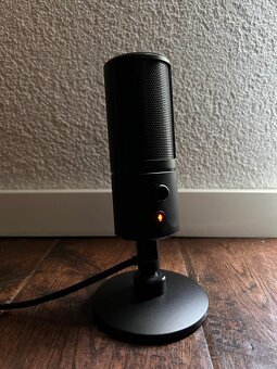 RAZER SEIREN X - 6