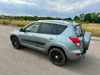Predám Toyota RAV4 2.2 D 4x4 - 6