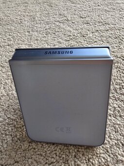 Samsung Z Flip 6 -- 4 mesacny - 6