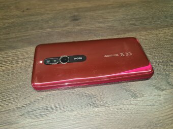 Predám Xiaomi Redmi 8 - 6