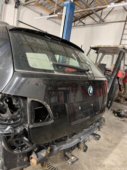 BMW E60/61 dvere kufor - 6