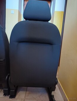 Predné sedačky na Ford Fusion - 6