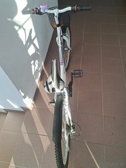 Dievčenský bicykel 24" - 6