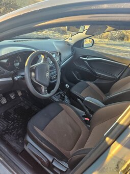 Lada Vesta 2018 1.6 benzín 78Kw - 6