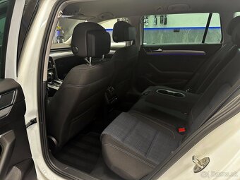 VW Passat Kombi GTE 1.4 TSI 160kw MATRIX LED,NELAKOVANÉ - 6