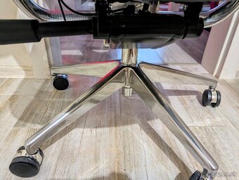 Predám luxusnú kancelársku stoličku Mosh Airflow 801 - 6