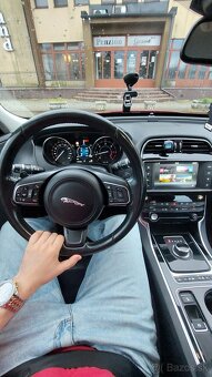 Jaguar Xe 2016 - 6
