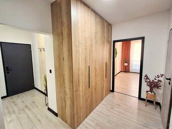 MODERNÝ, PO REKONŠTRUKCIÍ, 3i. BYT S LOGGIOU, ŠUSTEKOVÁ UL. - 6