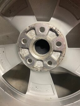 5x112 R17 6,5J ET38 Škoda + 215/65 R17 celoročné - 6