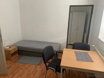 Na prenájom 5 izbový rodinnný dom pre firmy - Voľný ihned - 6