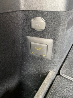REZERVOVANÉ VW Touran 1.4 tsi, 2018, 92xxx km ,DSG ,7miestny - 6
