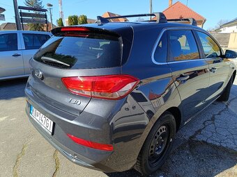 Hyundai i30 Hatchback 1.5 DPI BENZÍN Family SR 2023 - 6