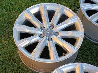 Original Audi R18 - 6