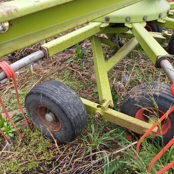 Zhrňovač sena claas liner 330S - 6