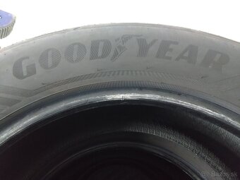 235/60R18 - 6