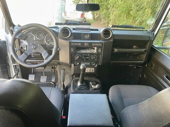 Land Rover Defender 110 - 6
