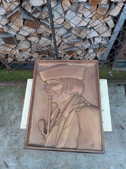 Predám  -nástenný reliéf Bača s fajkou - 6