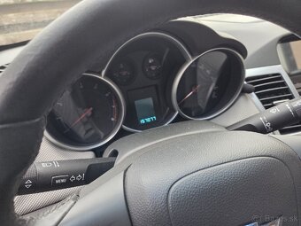 REZERVOVANE Chevrolet Cruze 1,6 benzin, automat - 6