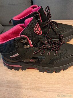 Predám nové botasky č.42 - 6