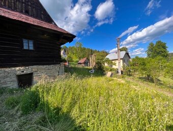 Predaj pozemok s drevenicou o rozlohe 585m2 v obci Lutiše - 6